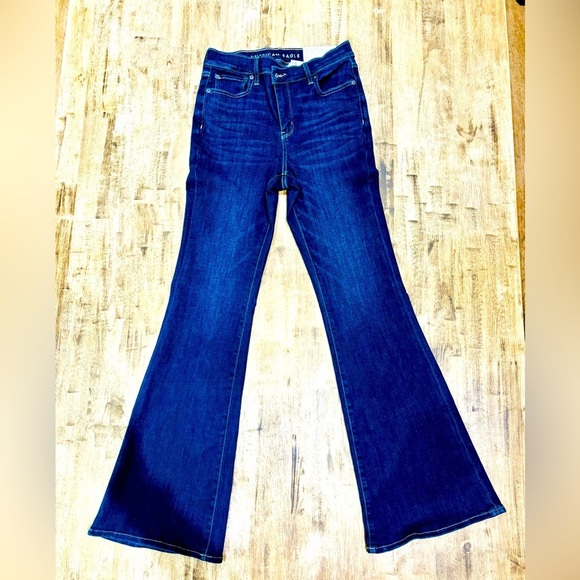 AMERICAN EAGLE flared dark wash jeans - Picture 3 of 3